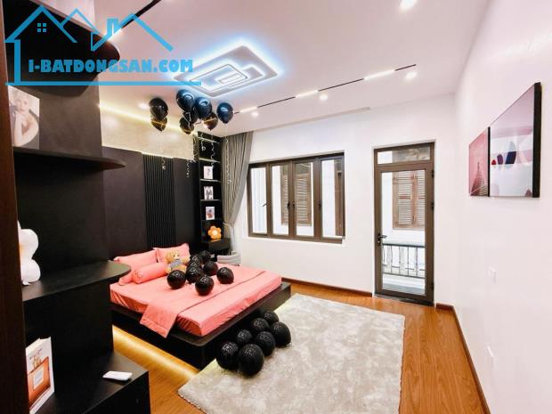 Nhà đẹp  Phố Đại La   54m-4 tầng -9,8 tỷ ( có thương lượng)  -Ngõ to rộng ba gác tránh xe - 2