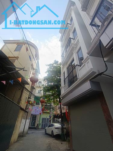 Hiếm, Đại Cát 35m2- 5 tầng, ô tô tránh, kinh doanh, NT đẹp ở ngay, 5 tỷ 18