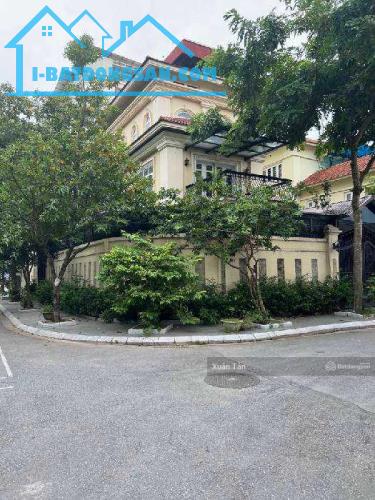 Bán Biệt thự Mặt phố Lô góc Ngọc Thụy, view sông Hồng trong lành 310m2*MT10m đường rộng
