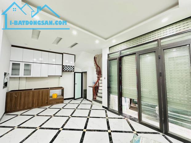 🏡 ĐÓN ÁNH SÁNG TỪ 3 HƯỚNG – NHÀ MỚI CỰC ĐẸP – GẦN Ô TÔ - GIÁ CHỈ KHOẢNG 5 TỶ