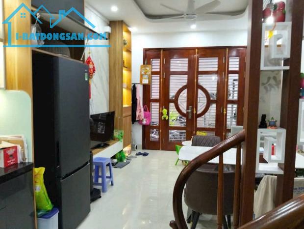 🏡 BÁN NHÀ 5 TẦNG THỤY PHƯƠNG – 2 THOÁNG – Ô TÔ ĐỖ CỬA – GIÁ 5.6 TỶ 🎁