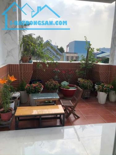 Bán nhà mới 4 tầng, giá rẻ HXH, 96m2 (4,1 x 23,5), ĐS6, 50m ra Nguyễn Duy Trinh. Giá: 6.9 - 1
