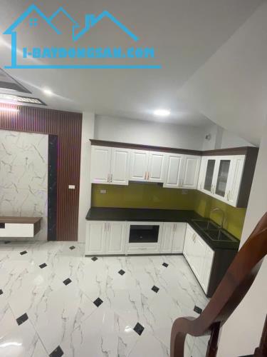 nhà 5 tầng - 5 m ra ô tô tránh - đép nhất đức giang  - vị trí cực đẹp - 1