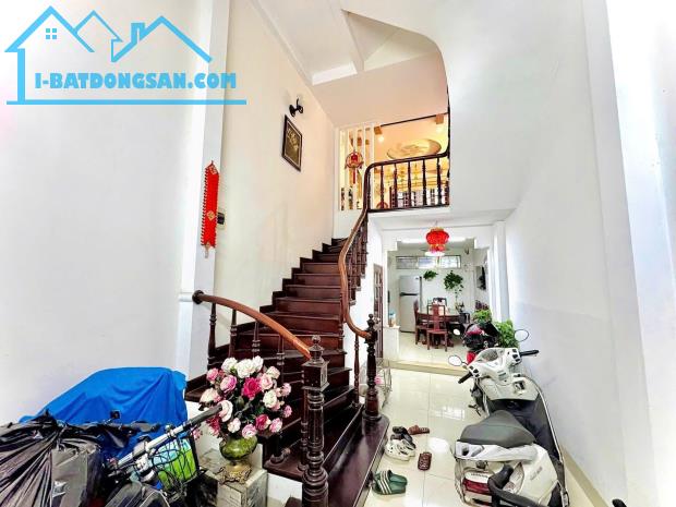 NHÀ VŨ TRỌNG PHỤNG - HAI MẶT NGÕ Diện tích 33m2 5 tầng mặt tiền 3.4m Giá 9 tỷ - 3