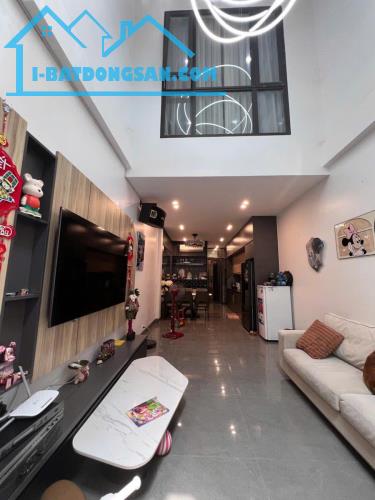 PL Hồ Đền Lừ Thang Máy - Gara Ô Tô - Nội Thất Hiện Đại DT 45m2 6 tầng Giá 19.5 tỷ