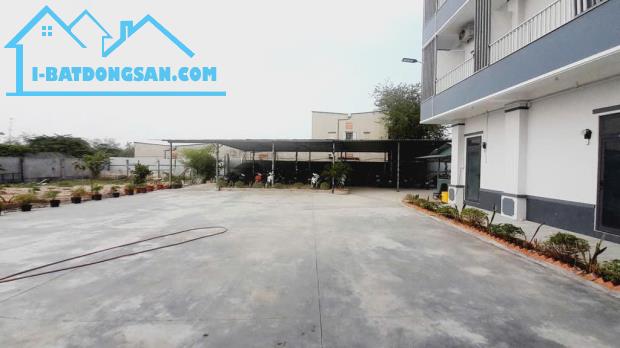 CHDV NGAY ĐH TÀI CHÍNH - MARKETING - 80 PHÒNG - 83 TỈ - 1
