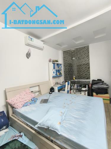 KHU VIP HUỲNH VĂN BÁNH, SÁT MẶT TIỀN 48M2, 4 TẦNG BTCT, 4PN KHÉP KÍN, NHỈNH 7 TỶ, - 2