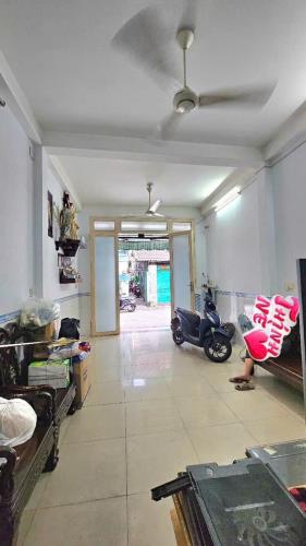 BÌNH TÂN SÁT LÊ VĂN QUỚI BÌNH LONG - HẺM 8M  - 3 TẦNG 4PN KIÊN CỐ - 64M2 CHỈ NHỈNH 6 TỶ - 3