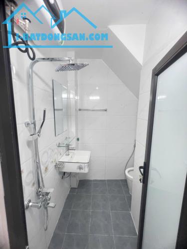 NHÀ ĐỘC LẬP CHỢ CỘT ĐÈN - LÊ CHÂN - 2