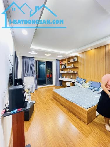 Bán nhà dân chắc chắn phố Cự Lộc, 33m2 6,48Tỷ, vài bước ra phố, ngõ rộng thoáng. - 3