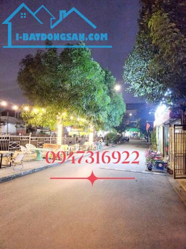 Đường thông ô tô tránh, sát hồ điều hòa công viên Kim Chung, Đông Anh. Hơn 6 tỷ