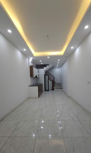 🏆NHÀ MỚI - P. LĨNH NAM - 32M2 - 5TẦNG - 4,75TỶ - GẦN PHỐ - NGÕ 3 GÁC ĐỖ CỬA