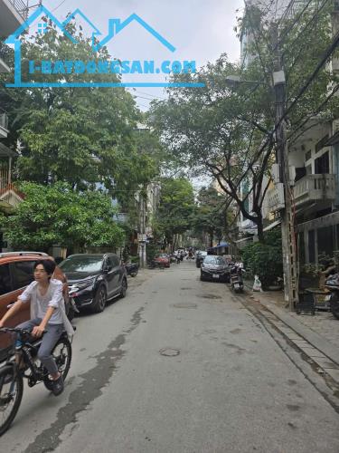 Nhà Nghĩa Đô, Phân Lô, Vỉa hè, Ôtô tránh, 2 thoáng. DT 76m2, 4 tầng. MT 4.5m. 31,5 tỷ