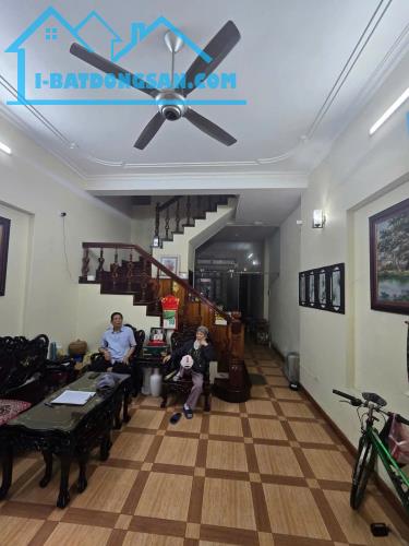 Nhà Nghĩa Đô, Phân Lô, Vỉa hè, Ôtô tránh, 2 thoáng. DT 76m2, 4 tầng. MT 4.5m. 31,5 tỷ - 4