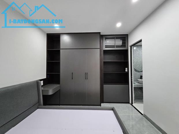 Bán Tại Ngọc lâm Long Biên 6Tầng Không Gian Rộng Vị Trí Trung Tâm 8,3Tỷ - 4
