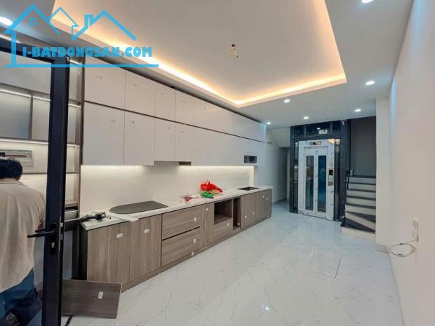 NHÀ ĐẸP HOÀNG MAI MỚI TINH - THANG MÁY DT 34m2 5 tầng MT 3.2m Giá 7.6 tỷ - 1