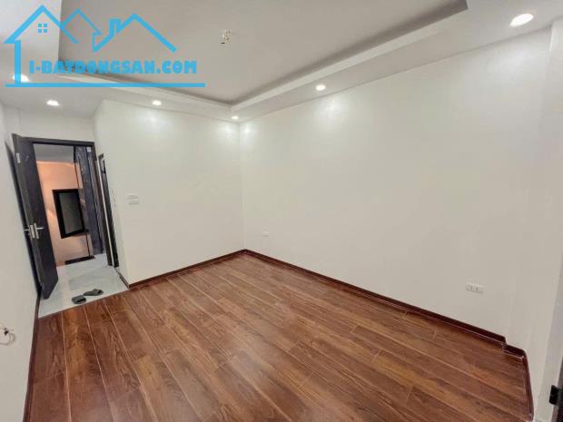 NHÀ ĐẸP HOÀNG MAI MỚI TINH - THANG MÁY DT 34m2 5 tầng MT 3.2m Giá 7.6 tỷ - 2