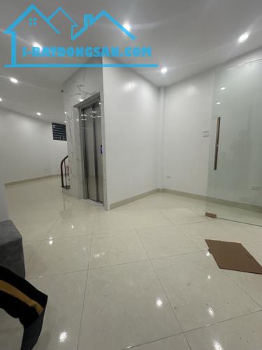 TRẦN KHÁT CHÂN NHÀ MỚI 5 TẦNG- 43M2 - GIÁ : 7.4 TỶ - 2