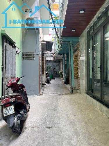 Nhà góc 3 tầng nở hậu hẻm thẳng đường Dương Bá Trạc P1Q8. Giá 5 tỷ TL - 4