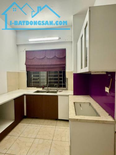Cho thuê căn hộ 1204 CT4-5 Yên Hoà – Cầu Giấy, mặt đường Dương Đình Nghệ, 13 triệu/tháng - 2