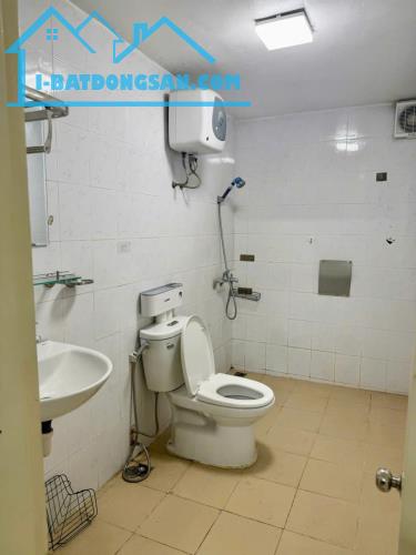 Cho thuê căn hộ 1204 CT4-5 Yên Hoà – Cầu Giấy, mặt đường Dương Đình Nghệ, 13 triệu/tháng - 4
