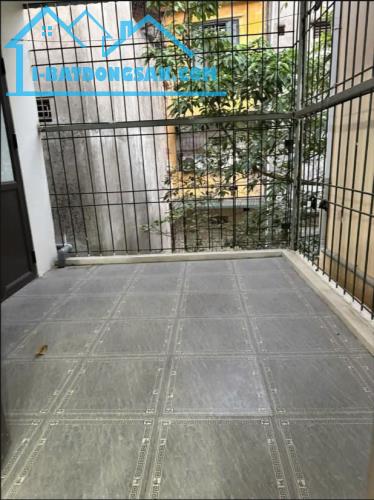 Cho thuê nhà ngõ 58 Phố Trương Định, 3 tầng x 45m2, 3 ngủ, 13 Triệu - 3