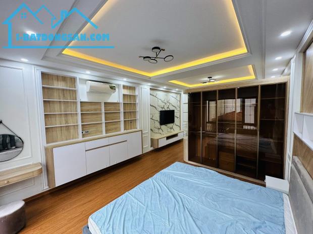 BÁN NHÀ HOÀNG QUỐC VIỆT - PHÂN LÔ Ô TÔ TRÁNH - THANG MÁY - TẶNG NỘI THẤT 52 M 6T 25.5TỶ - 4