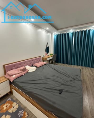 PHÂN LÔ CÁN BỘ - ô tô vào nhà - 68m2x 5 tầng , 6 ngủ ngay gần Hồ Linh Đàm , giá hơn 10 tỷ - 2