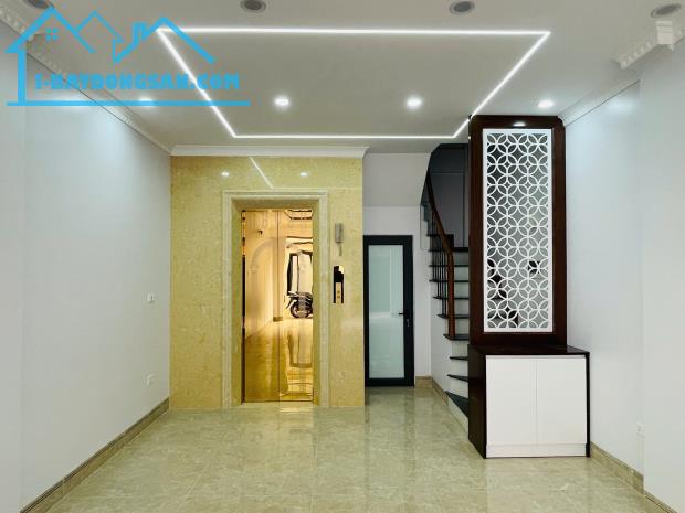 Nhà cực đẹp 40m2x6T thang máy. Ngõ nông- rộng- thoáng, trung tâm phố Nguyễn Khánh Toàn.