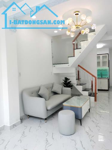 Nhà 2 tầng mới, nở hậu đối diện trường học Khánh Bình Âu Dương Lân P3Q8. Giá 3,89 tỷ TL - 1