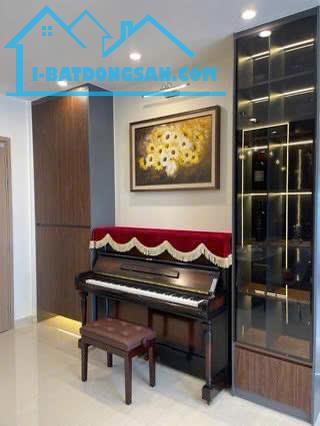 Bán căn 3PN tòa S302, full nội thât cao cấp, giá đẹp