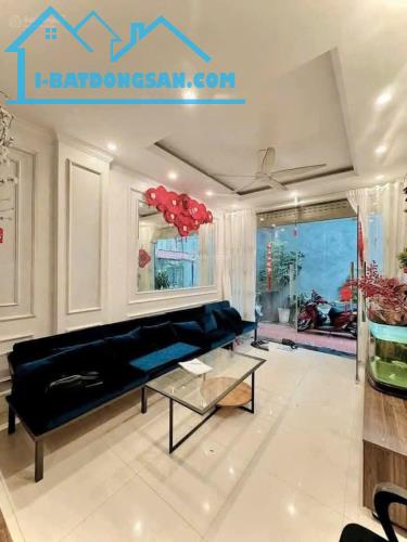 11 TRIỆU CHO THUÊ NHÀ PHỐ TRẠM GẦN AEON, Ô TÔ, 42M2 5PN, VĂN PHÒNG, Ở HỘ GIA ĐÌNH