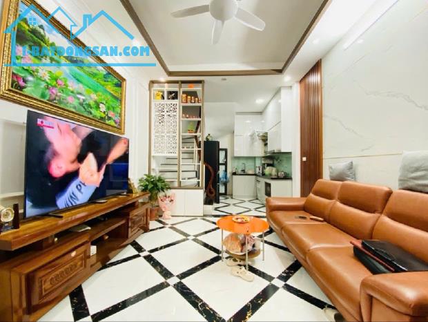 Cực mới- TÔ VĨNH DIỆN- gần 10 tỷ- 31m2- Nhà siêu đẹp- chất- nét. - 1