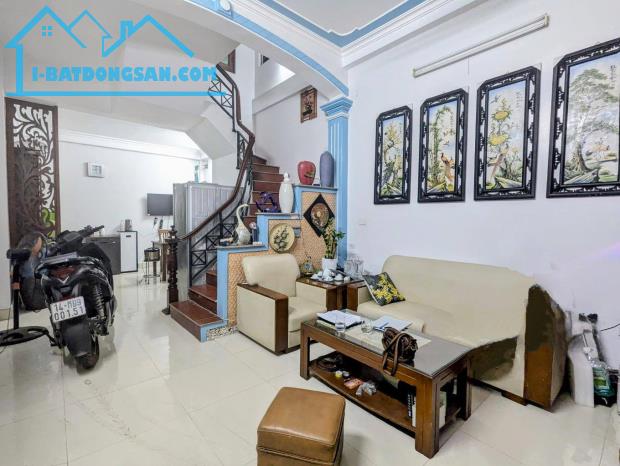 BÁN NHÀ Ở NGỌC THỤY, LONG BIÊN, 38M2, 3 TẦNG, DÂN XÂY CHẮC CHẮN, LÔ GÓC THOÁNG, HƠN 6 TỶ - 1