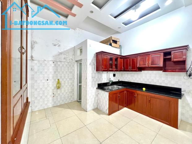 Bán nhà 3 tầng mặt  ngõ phố Nguyễn Tường Loan - 1