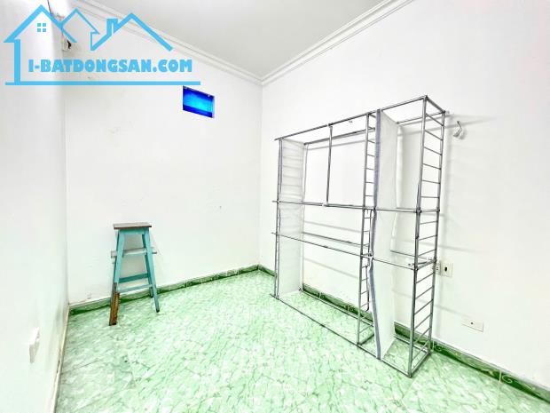 Bán nhà 3 tầng mặt  ngõ phố Nguyễn Tường Loan - 2