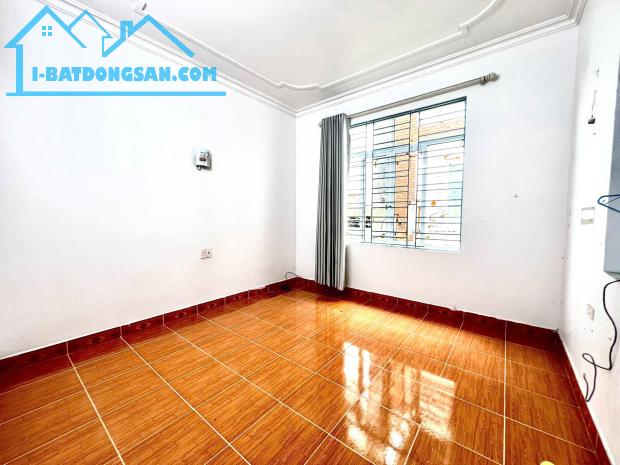 Bán nhà 3 tầng mặt  ngõ phố Nguyễn Tường Loan - 4