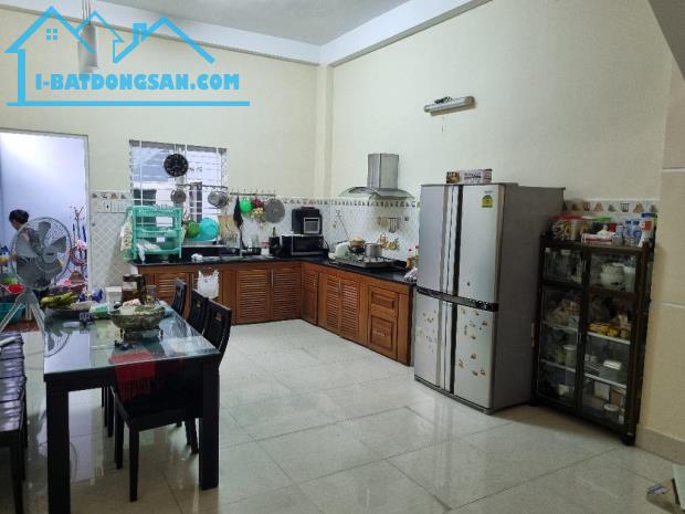 quận 8, ô tô ngủ nhà ,106m2 ,nhỉnh 8,x tỷ,lương văn can - 1