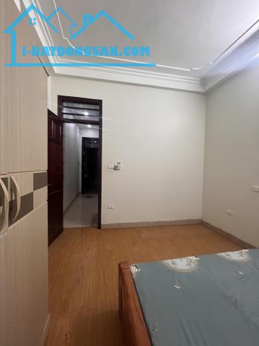 NHÀ ĐẸP TRẦN THÁI TÔNG CẦU GIẤY 40M*5T 10 TỶ , MẶT NGÕ THÔNG,BA GÁC TRÁNH NHAU, KINH DOANH - 2