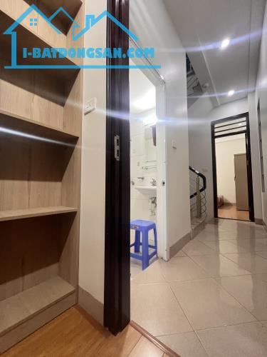 NHÀ ĐẸP TRẦN THÁI TÔNG CẦU GIẤY 40M*5T 10 TỶ , MẶT NGÕ THÔNG,BA GÁC TRÁNH NHAU, KINH DOANH - 4