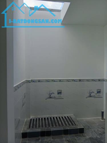Nhà sr hoàn công 3 tỷ/61 m2/1 lầu 1 trệt mới xây sát CTY Pouchen - 4