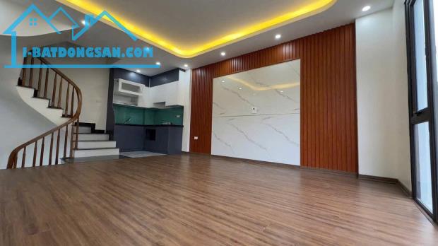 SIÊU HIẾM TĐC CỰ KHỐI – 30M² – 6 TẦNG – OTO VÀO NHÀ – 6,85 TỶ - 1