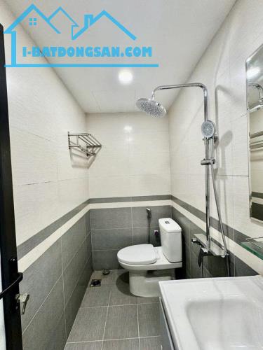DÂN XÂY Đàm Quang Trung 45m,4 tầng,full nội thất,gần phố,ô tô đỗ cổng,chỉ hơn 8 tỷ - 4