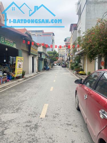 Đất Trâu Quỳ, ngay gần mặt phố kinh doanh sầm uất, chỉ 4.3 tỷ. LH: 0379483926