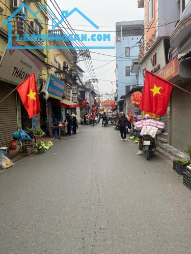Đất Trâu Quỳ, ngay gần mặt phố kinh doanh sầm uất, chỉ 4.3 tỷ. LH: 0379483926 - 1