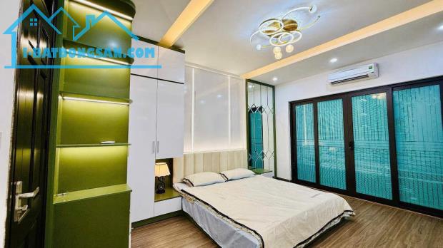 Bán nhà phố Hoàng Mai - Hoàng Văn Thụ, 43m, 4 tầng. Giá: 7.5 tỷ. LH: 0937158386 - 1