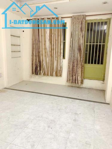 Nhà 3.8*15m hẻm 154 Âu Dương Lân P3Q8 - 2
