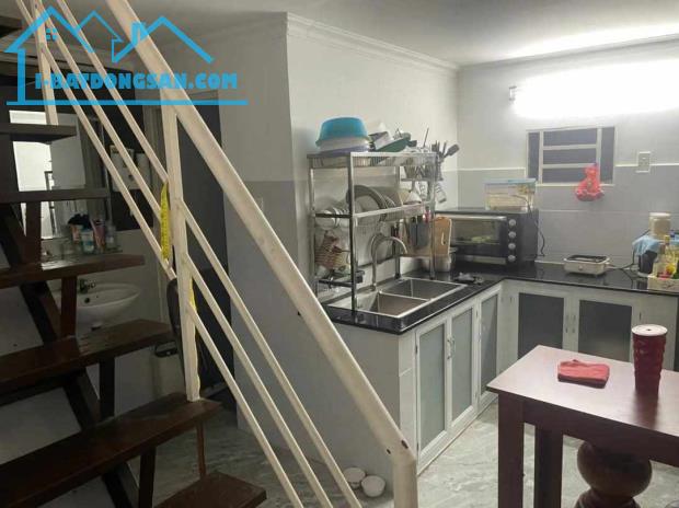 NHÀ GIÁ TỐT ĐÔNG HƯNG THUẬN – SHR – LÔ GÓC 2 MẶT THOÁNG –HẺM XE 3 GÁC CHẠY VÒNG – CHỈ