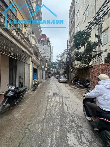 Bán nhà 5 tầng mới xây phố Trần Hòa, ô tô tránh, kinh doanh, chỉ 10.85 tỷ.