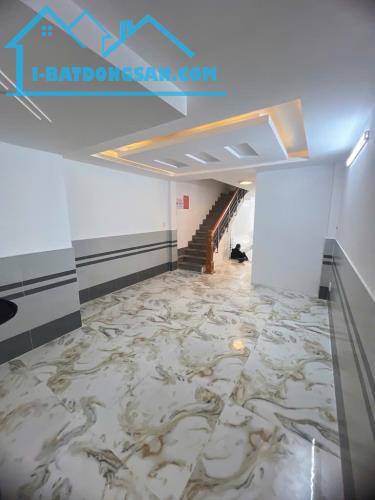 Bán Nhà Mặt Tiền,Khu Tên Lửa,Ngay Chợ Da Sà -4 Tầng - 4m x 23m - 11,8 Tỷ TL - 1